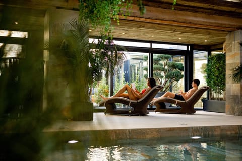 Couples treatment rooms, body treatments, facials, massages