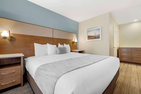 In-room safe, desk, iron/ironing board, free cribs/infant beds