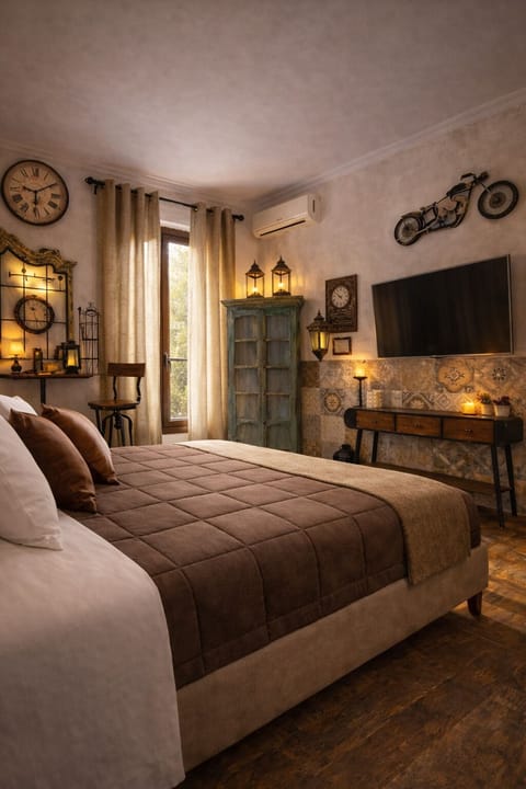 Triple Room, Private Bathroom (External) | Premium bedding, desk, soundproofing, iron/ironing board