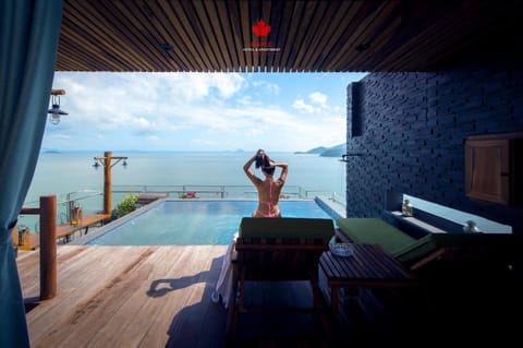 Cabana Villa | Premium bedding, in-room safe, desk, blackout drapes
