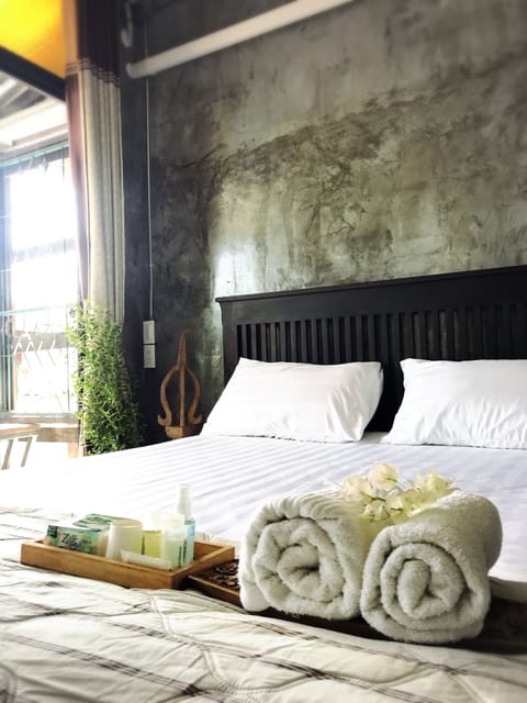 Queen Room with Balcony and Private Bathroom | Iron/ironing board, free WiFi, bed sheets