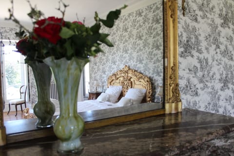 Deluxe Suite | Individually decorated, bed sheets