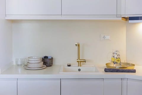 Premium Suite | Private kitchen | Electric kettle