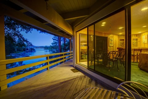 Lower deck to spread out and enjoy the lake view