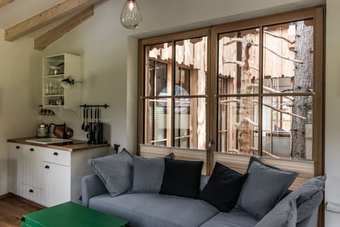 Tree House | Living area | Flat-screen TV