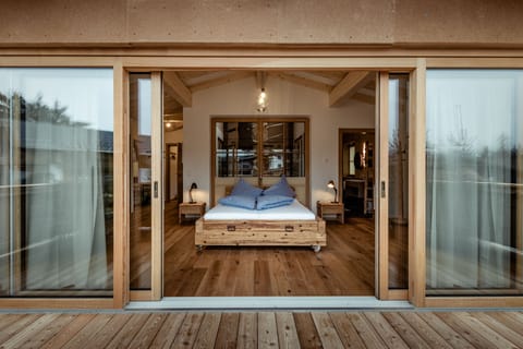 Tree House | Hypo-allergenic bedding, in-room safe, free WiFi, bed sheets