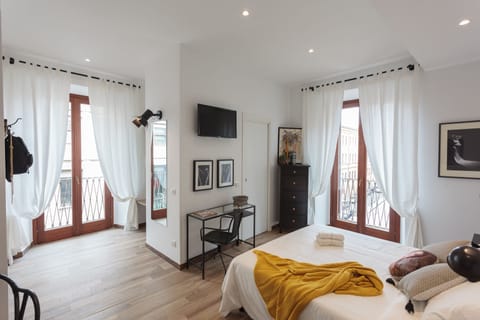 Superior Double Room | In-room safe, desk, soundproofing, iron/ironing board