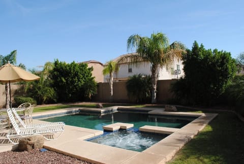 Amazing Backyard w/ private Pool and Spa for family  and friends entertainment