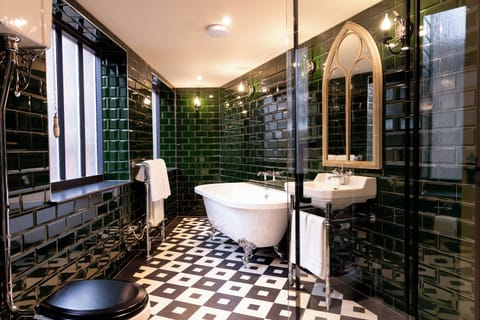 Family Double Room | Bathroom | Bathrobes