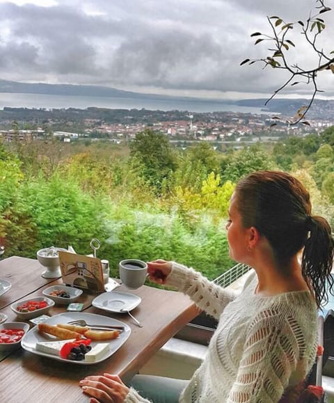 Free daily full breakfast