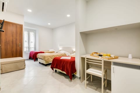 Triple Room | Minibar, individually decorated, individually furnished, free WiFi