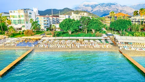 Private beach, sun loungers, beach umbrellas, beach towels
