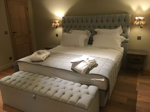 Deluxe Double Room | Premium bedding, minibar, in-room safe, desk