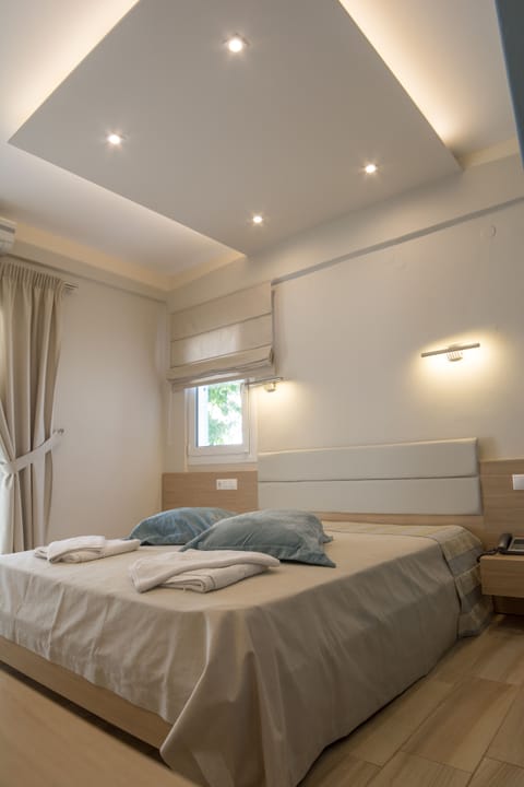 Twin Room | Hypo-allergenic bedding, in-room safe, blackout drapes, soundproofing