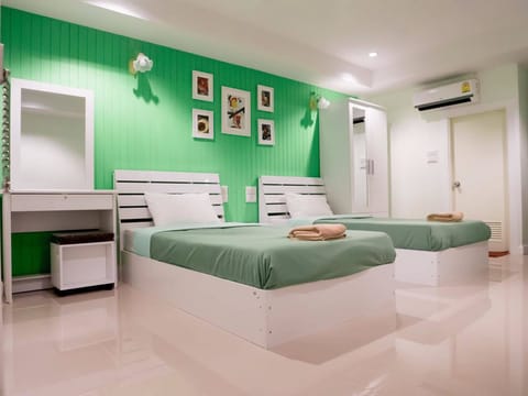 Standard Room | Desk, free WiFi