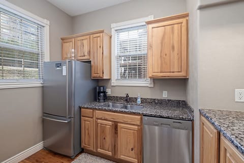 Full Kitchen Area and Appliances