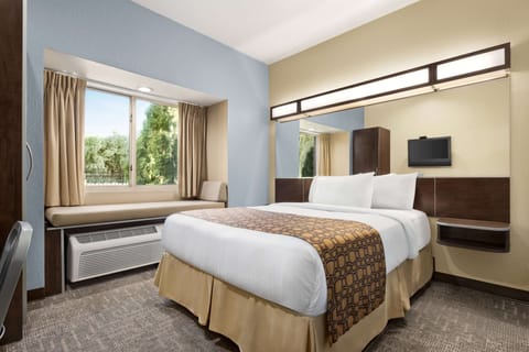 Suite, 1 Queen Bed, Accessible, Non Smoking (Mobility) | Premium bedding, pillowtop beds, desk, laptop workspace