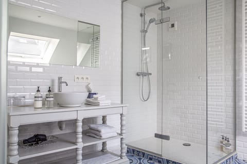 Standard Room, 1 King Bed | 1 bedroom, Egyptian cotton sheets, premium bedding, down comforters