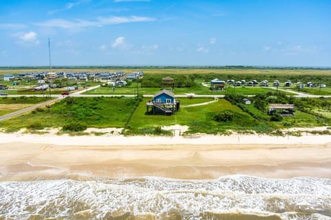 House, 2 Bedrooms | Beach