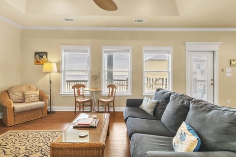 House, 2 Bedrooms | Living area | Smart TV, DVD player