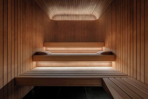 Sauna, steam room, body scrubs, facials, 4 treatment rooms