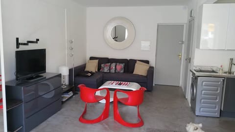 Living area | TV