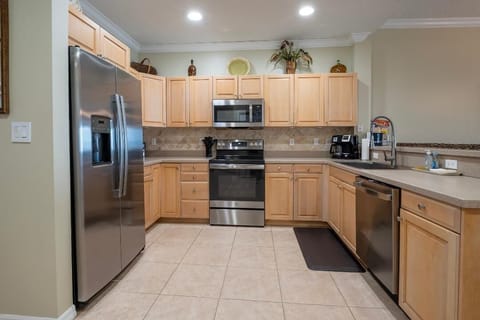 FULLY EQUIPPED UPDATED KITCHEN.