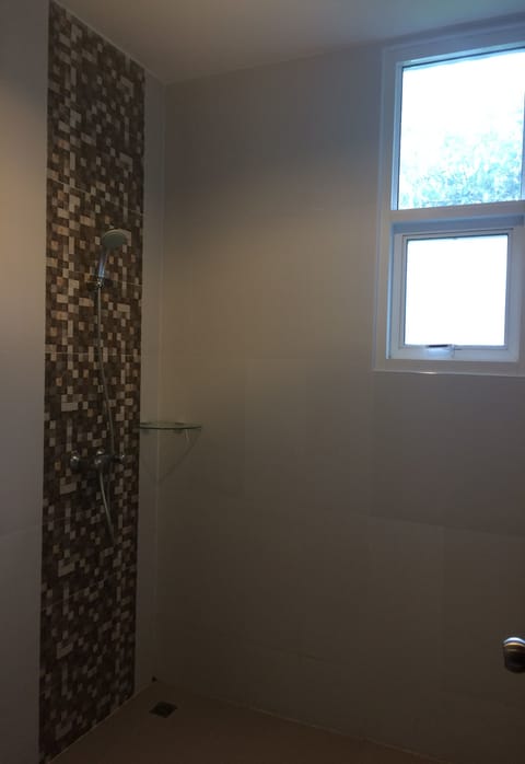 Bungalow | Bathroom shower