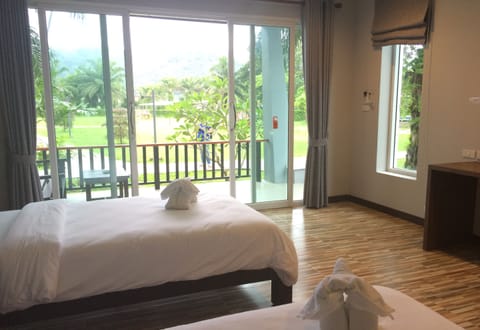 Bungalow | Premium bedding, minibar, in-room safe, desk