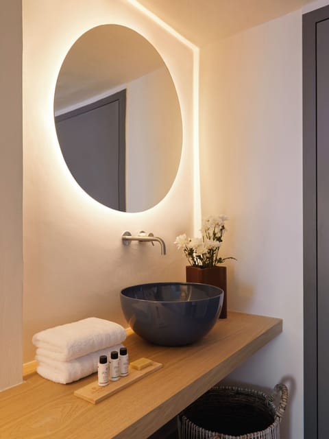 Executive Double Room | Minibar, in-room safe, free wired internet