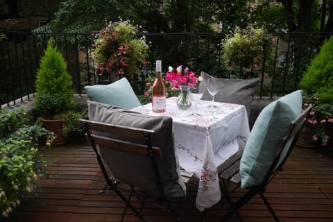 1st Floor private and secure Roof Terrace