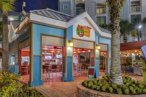 Pool views, serves lunch, dinner, and happy hour