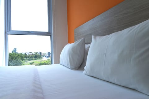 Deluxe Room | Premium bedding, desk, WiFi (free), bed sheets