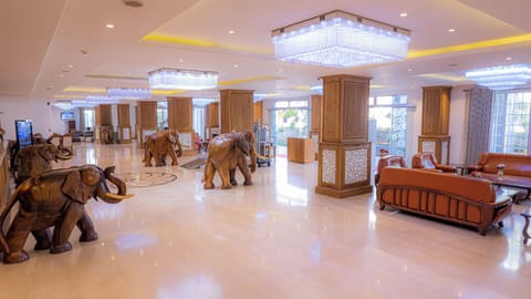 Lobby lounge