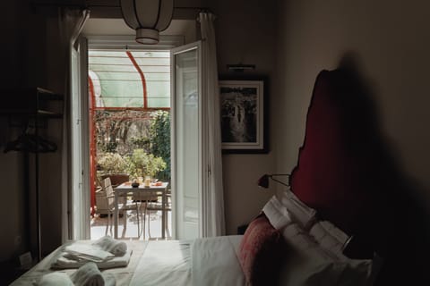 Double Room, Garden View | Pillowtop beds, minibar, in-room safe, desk