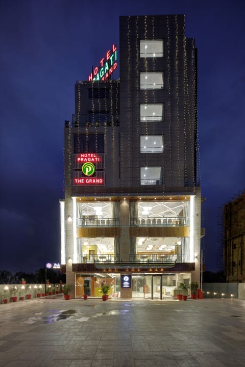 Front of property - evening/night