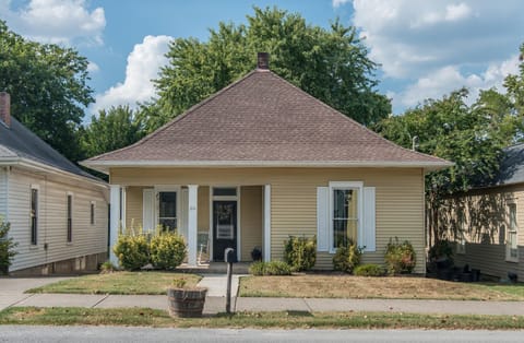 Beautiful, historic home in walking distance to Downtown Historic Franklin.  