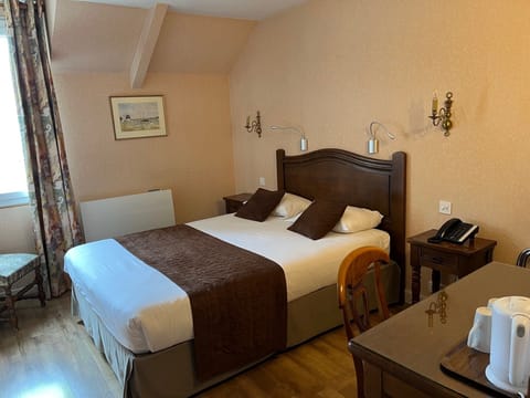In-room safe, desk, soundproofing, free WiFi