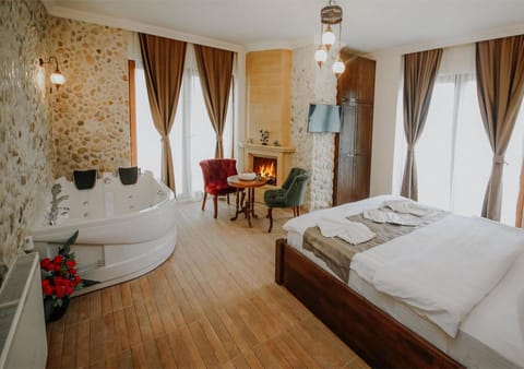 Exclusive Room, Jetted Tub, Fireplace | Minibar, desk, soundproofing, WiFi (free)