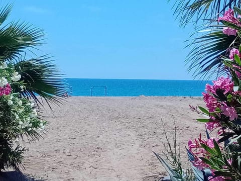 Private beach nearby, sun loungers, beach umbrellas