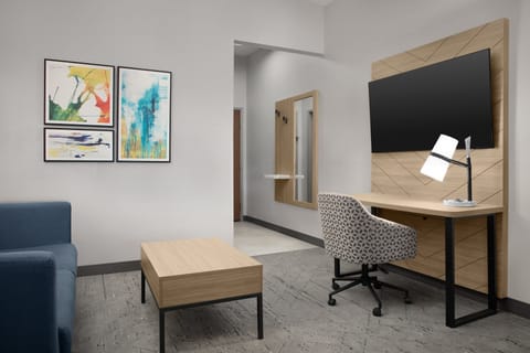 In-room safe, desk, iron/ironing board, cribs/infant beds