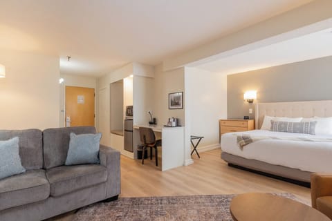Premium King Fireplace | Living area | 42-inch LCD TV with digital channels, TV