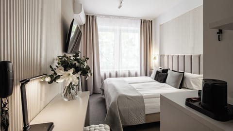 Superior Double Room | In-room safe, desk, laptop workspace, blackout drapes