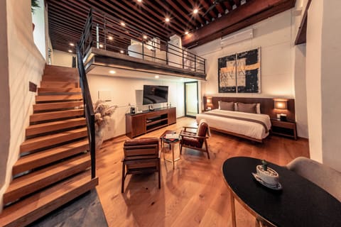 Presidential Double Room, Bathtub | Living area | 42-inch Smart TV with cable channels, TV, fireplace