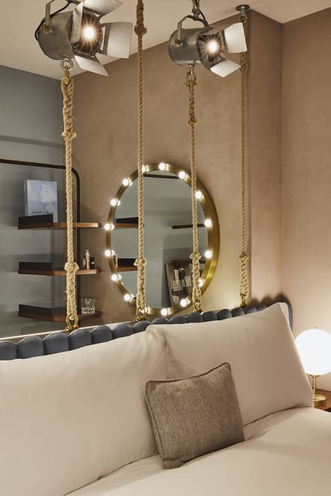 Premium Room, 1 Queen Bed, City View | Premium bedding, in-room safe, desk, soundproofing
