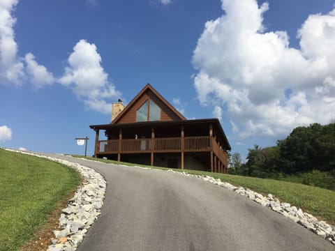 Welcome to Valley Haven Cabin