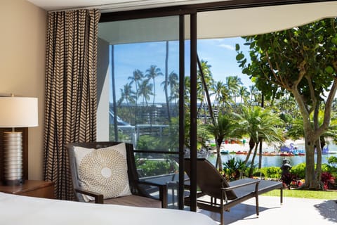 Premium bedding, in-room safe, laptop workspace, iron/ironing board