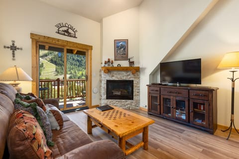 Cottage, 2 Bedrooms | Living area | TV