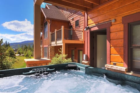 Townhome, 3 Bedrooms | Outdoor spa tub