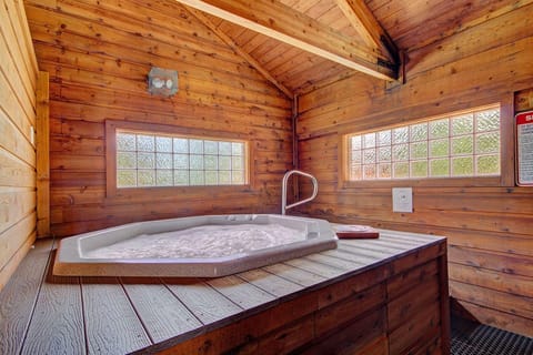 Townhome, 2 Bedrooms | Indoor spa tub